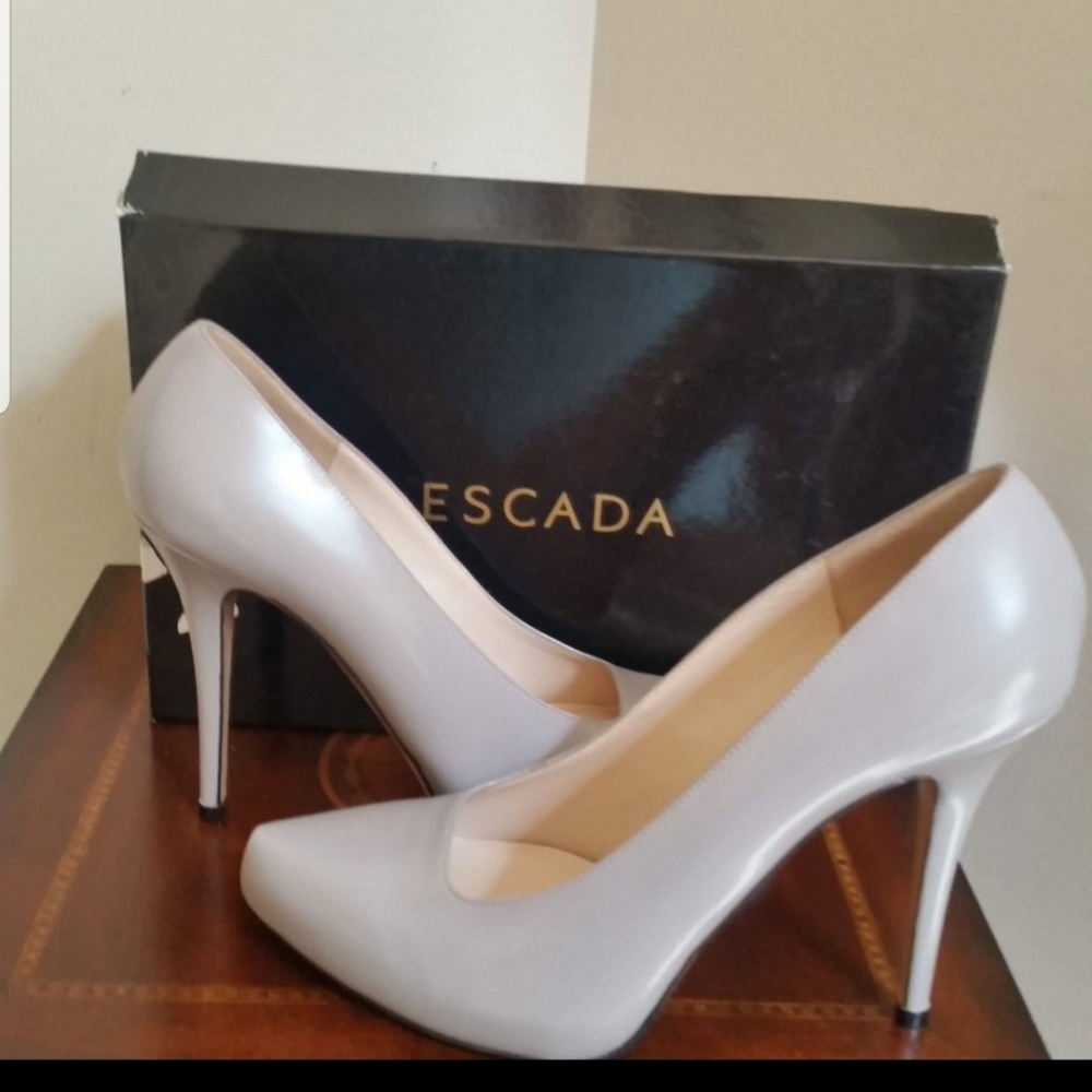 Stunning Escada Pumps Brand New with hidden Platform.